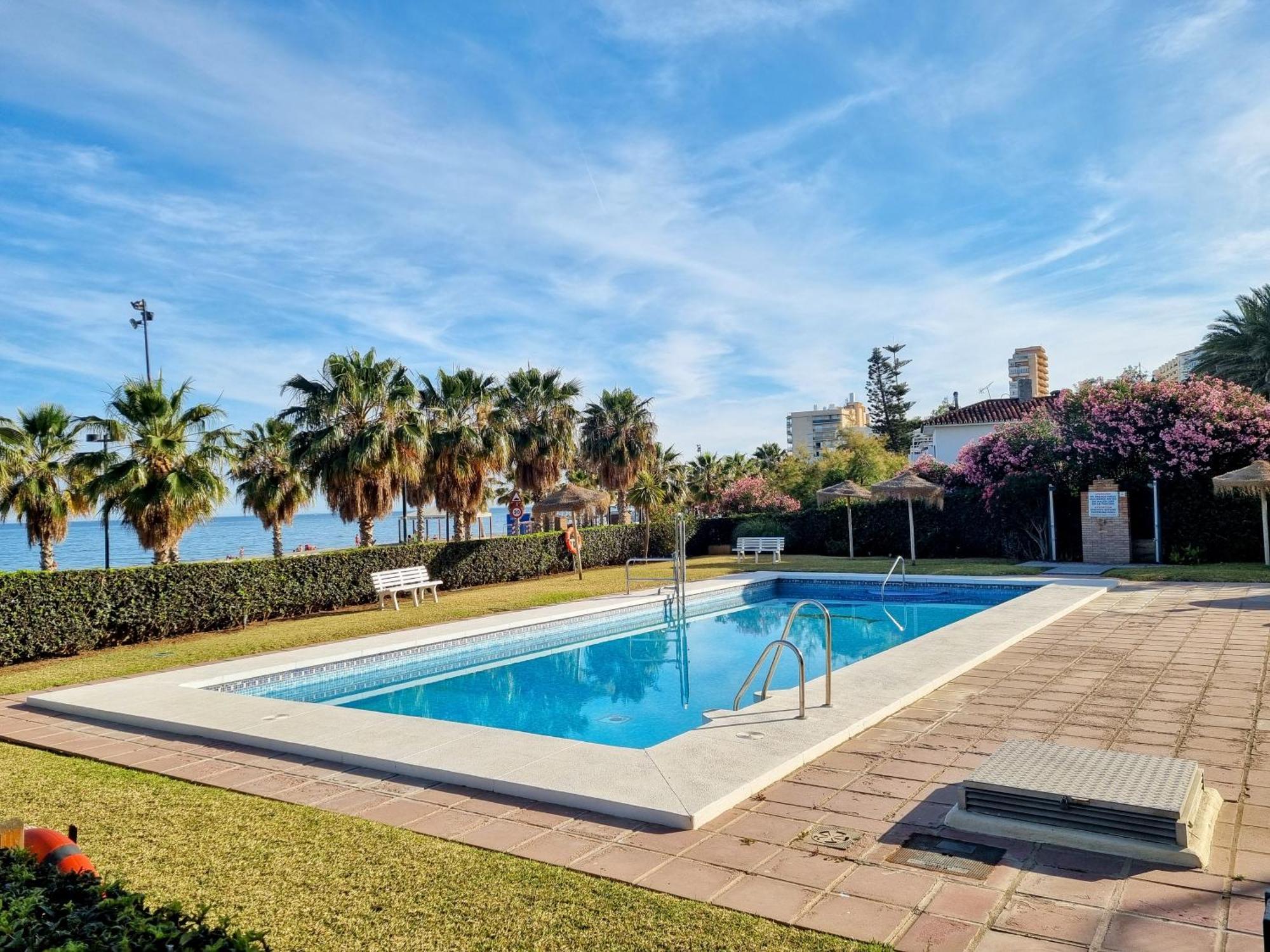 Barbados Beach And Pool Apartment Fuengirola Exteriör bild